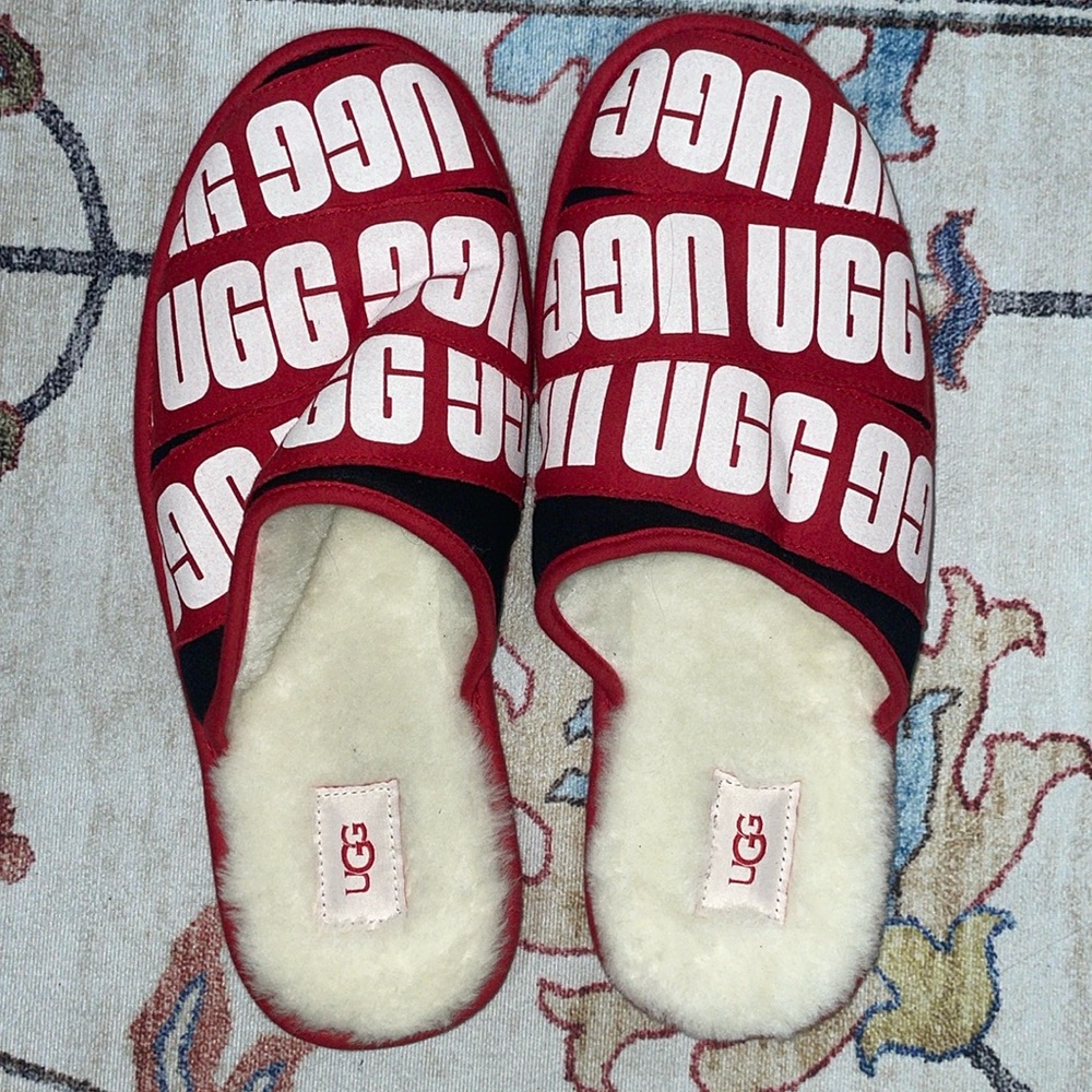 UGG Scuff Graphic Band Slipper
